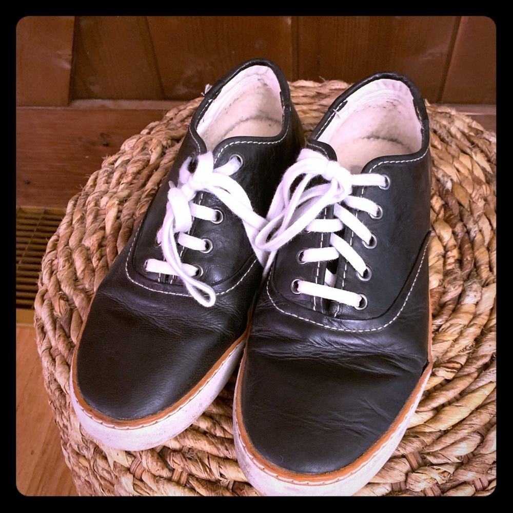 Women’s leather UGG